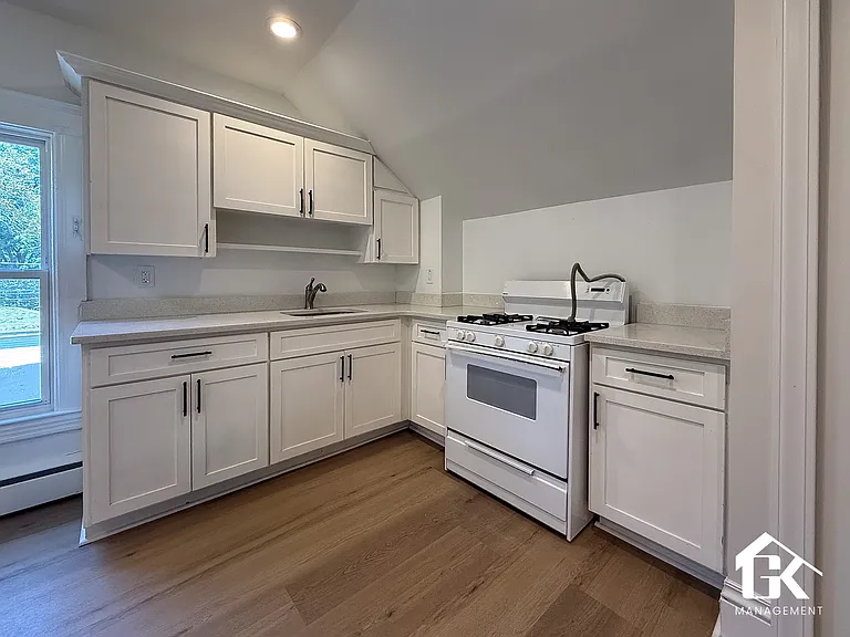 308 W Twelve Mile Rd #4D — Photo 2