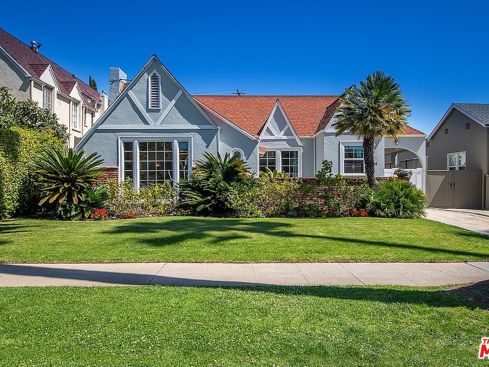 1st image of 204 S Palm Dr
