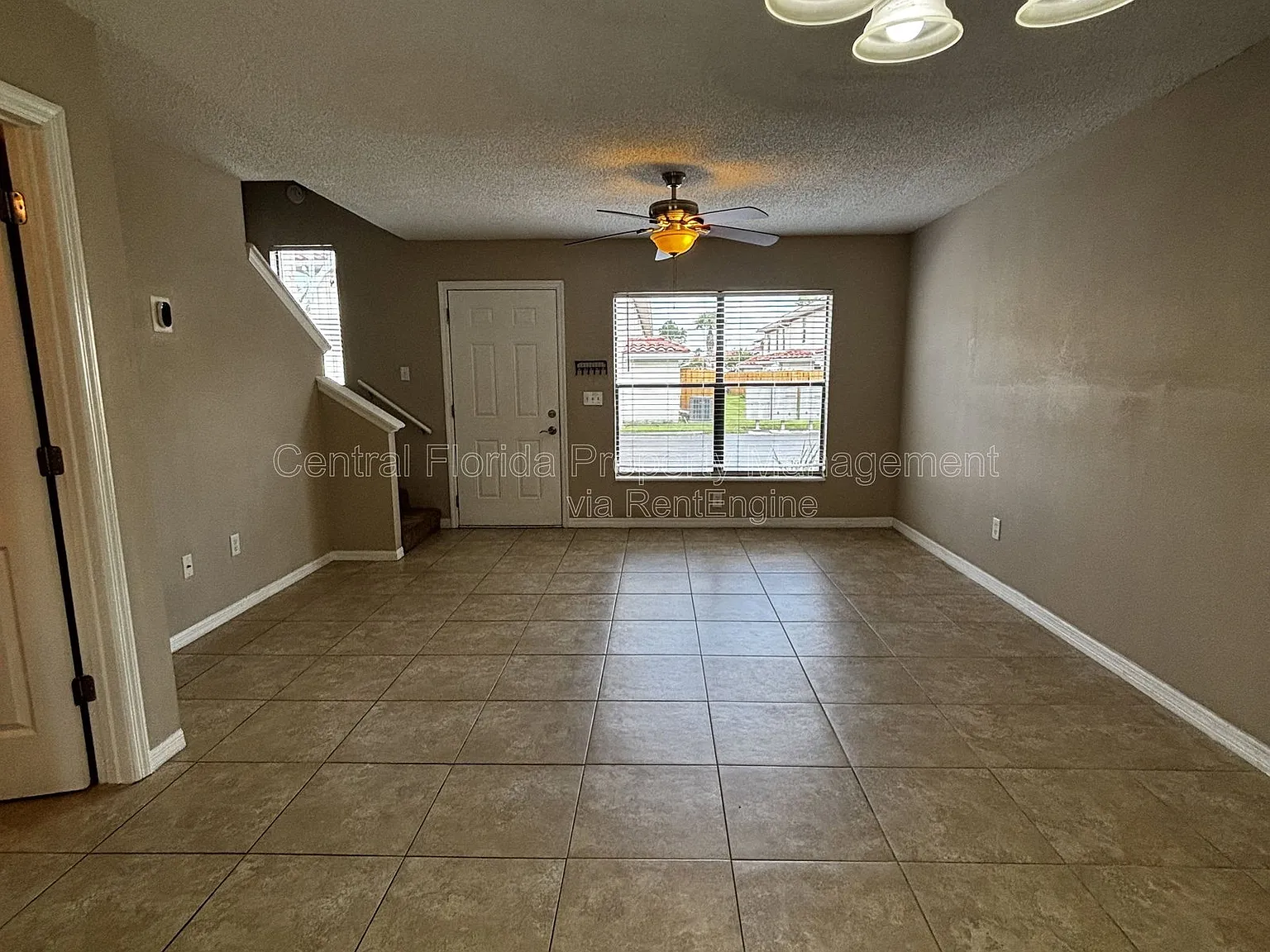 2 bed, 1.5 bath, 1032 sqft, $1,550 — Photo 2