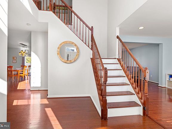 3rd image of 9316 Laurel Oak Dr