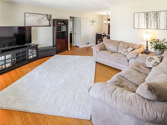 2nd image of 2819 Farrington St