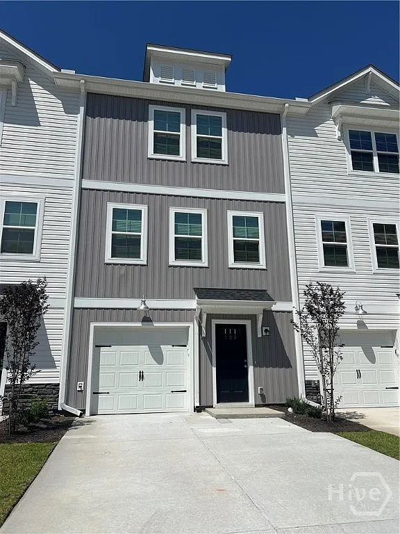 3 bed, 4.0 bath, 1696 sqft, $2,060 — Photo 1