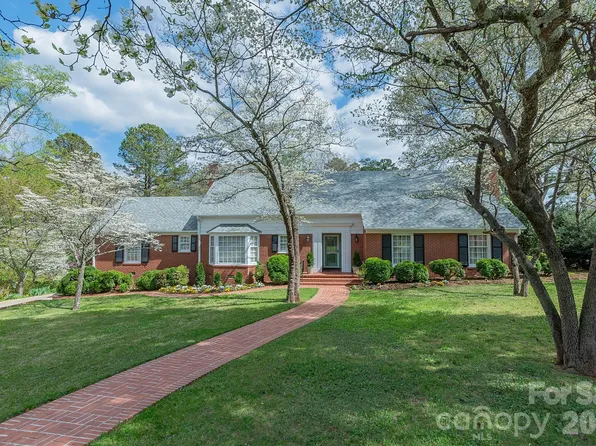 403 Weaver Dr, Lexington, NC 27292