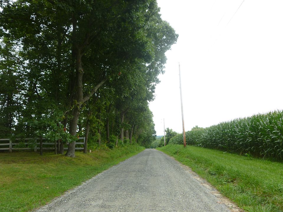 2nd image of 2921 Houcks Mill Rd