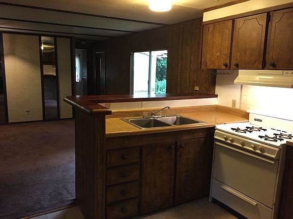 3rd image of 1026 Westhaven Dr S