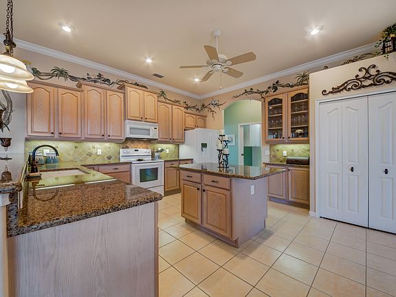 4th image of 3343 Carambola Cir