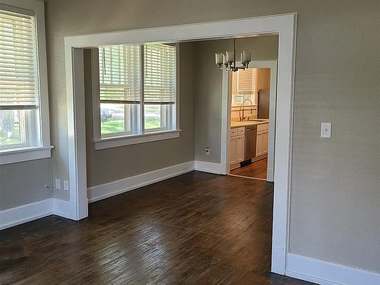 504 N Spring St #B — Photo 2