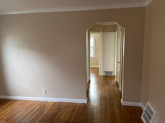2nd image of 19203 Bentler Ave