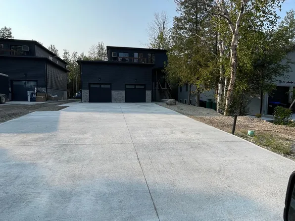 52 Marilyn Ave S, Wasaga Beach, ON L9Z 2X9