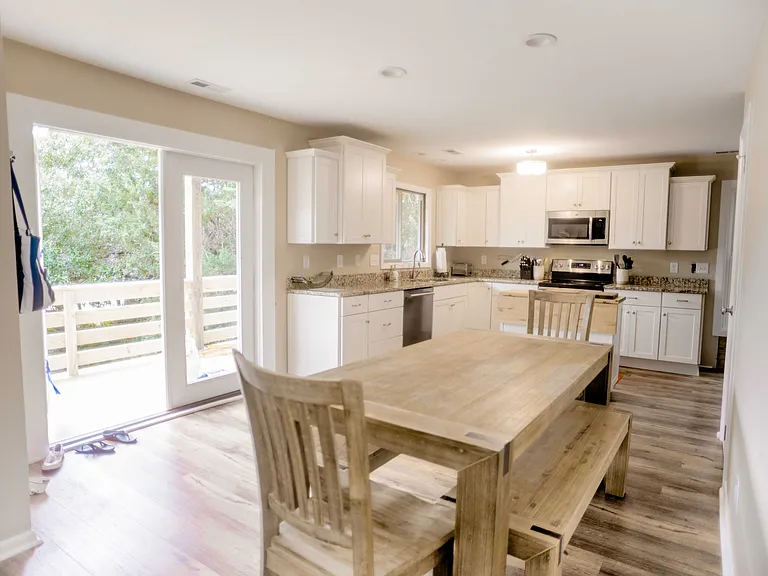 1210 Emerald Dr — Photo 22