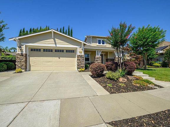 3rd image of 430 Longwood Place