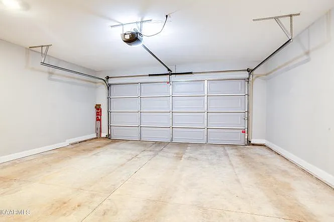 7936 Poplar Grove Ln — Photo 39