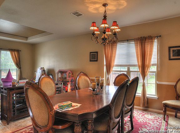 4th image of 1763 Oakmont Cir