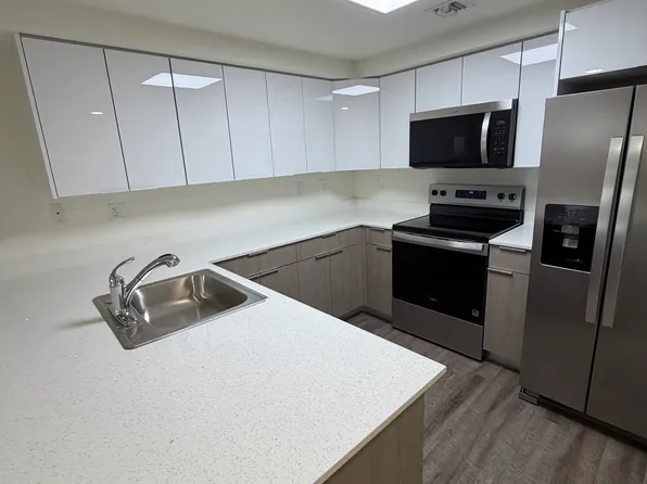 1750 NW 7th St #705, Miami, FL 33125