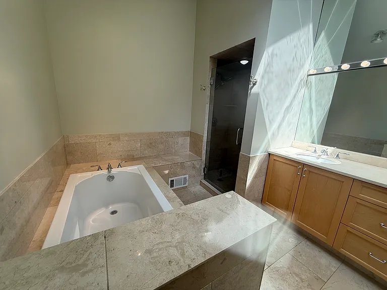 730 Floyd St — Photo 32