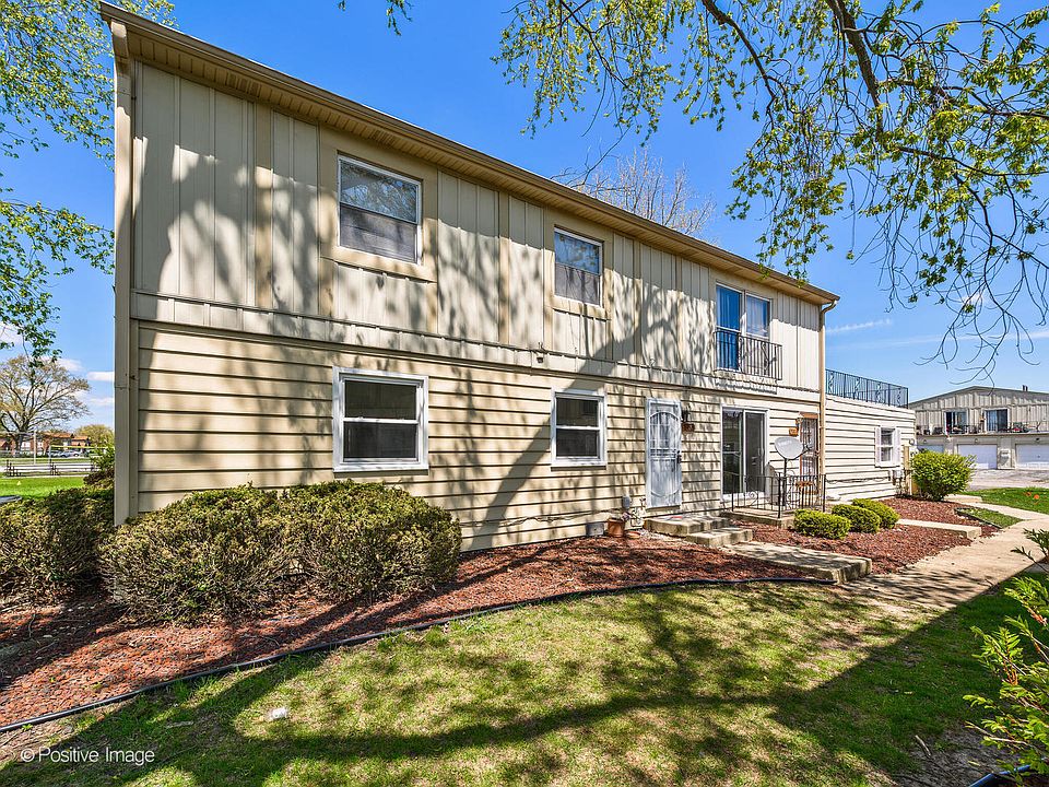 1st image of 19334 Oak Ave Unit 18
