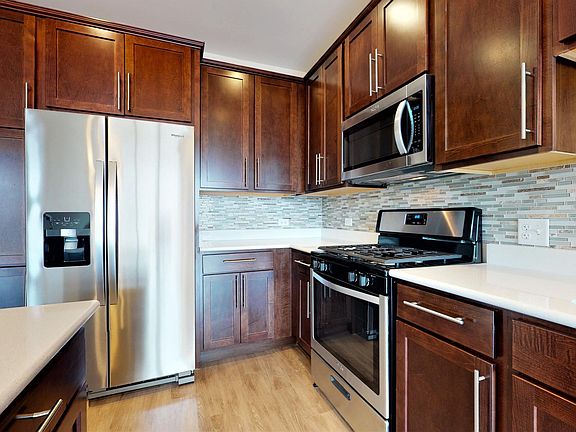2nd image of 4758 N Laramie Ave #201