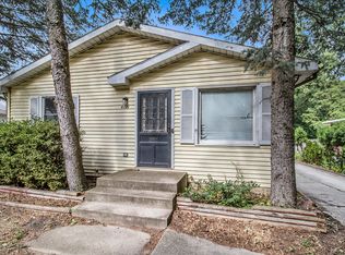 4111 Woodstock Ave SE, Wyoming, MI 49548