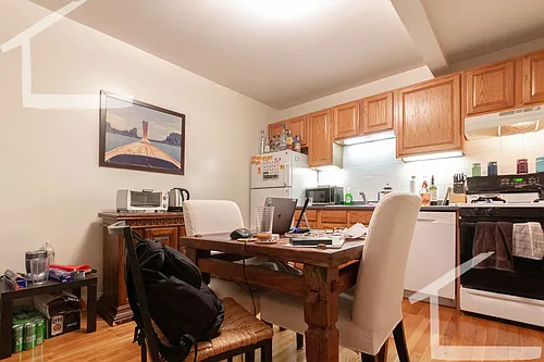25 Glenville Ave #D1 Photo 1