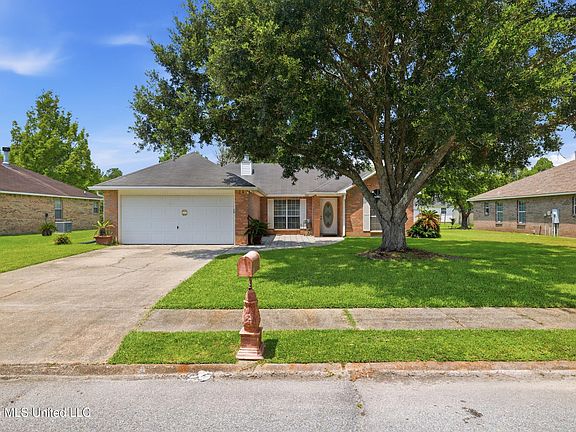 2nd image of 3217 Stonegate Cir