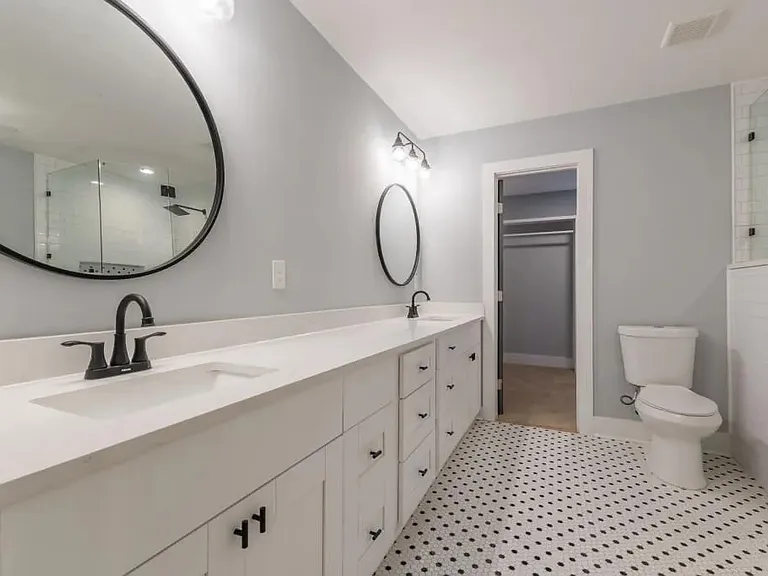 1659 Olympian Way SW — Photo 32