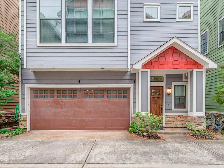 2414 Charleston St #B — Photo 3
