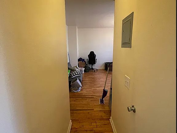 2nd image of 226 E 29th St APT 4B