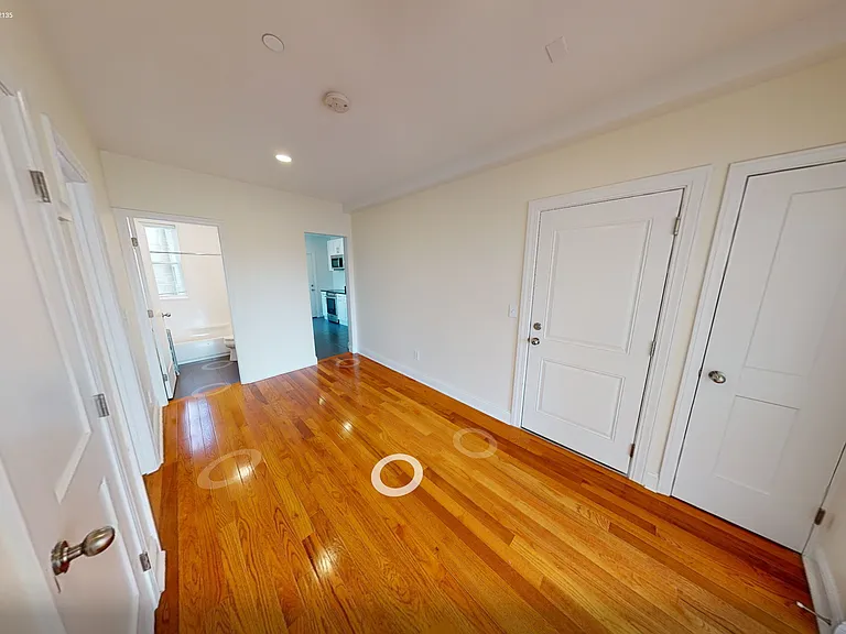 123 Sutherland Rd #1L — Photo 6