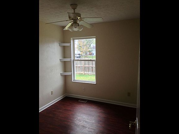 3rd image of 3095 Remington Ridge Rd