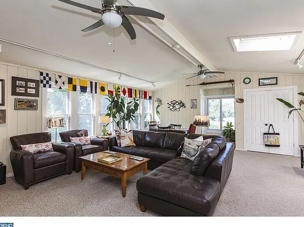 23 W Delaware Ave, Pennington, NJ 08534