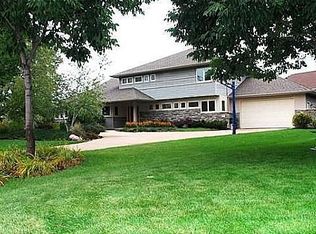 110 E Peppercorn Dr, Appleton, WI 54913