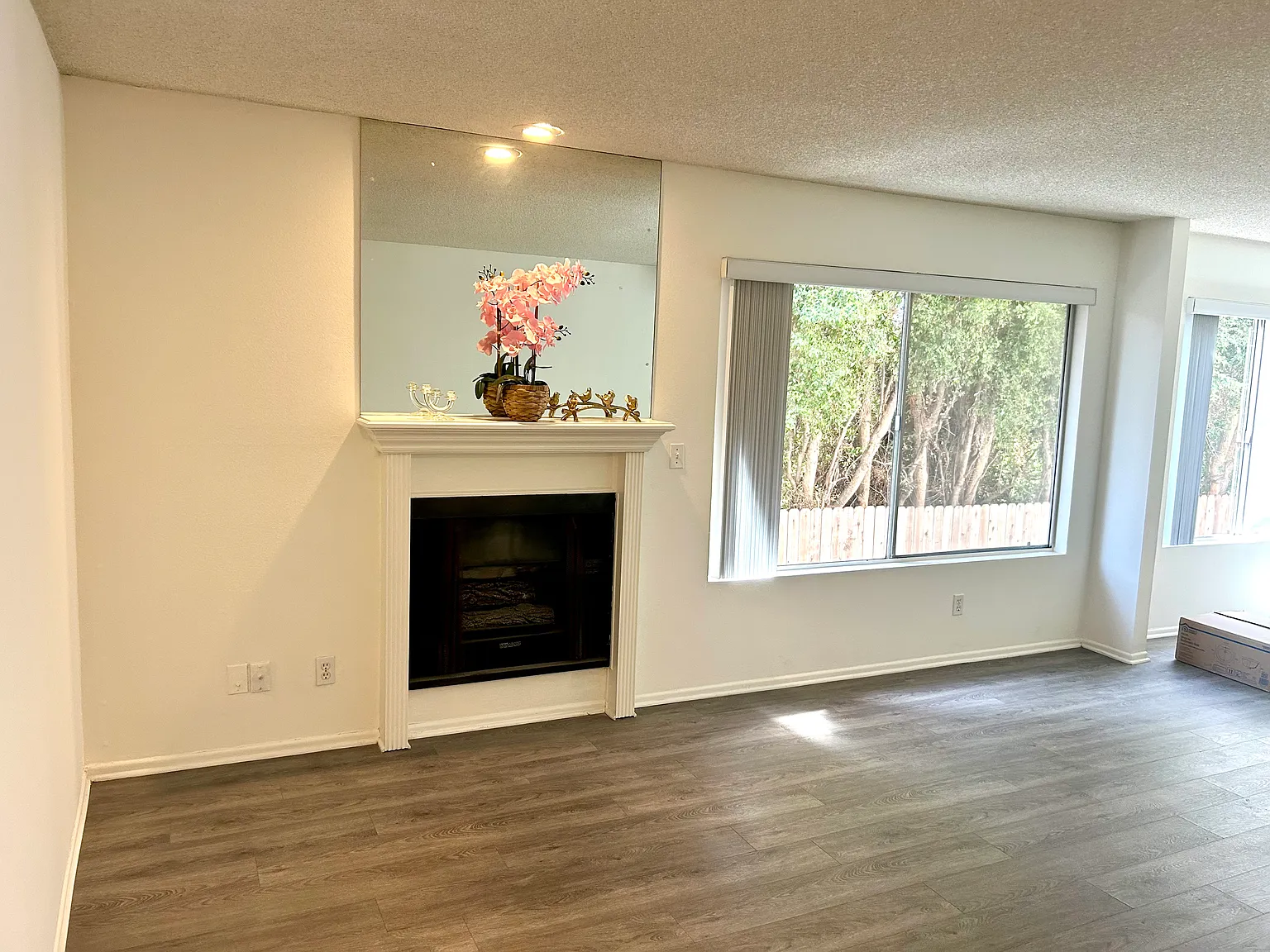 10934 Huston St — Photo 3