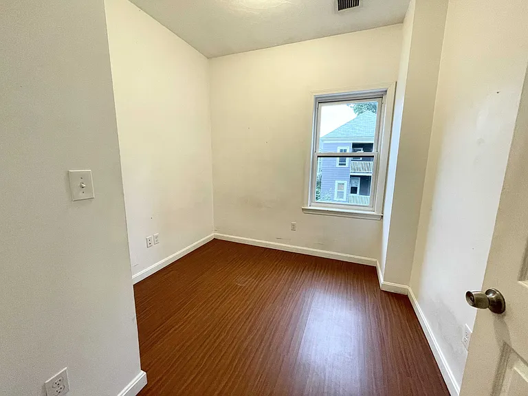 115A Hillside St — Photo 11
