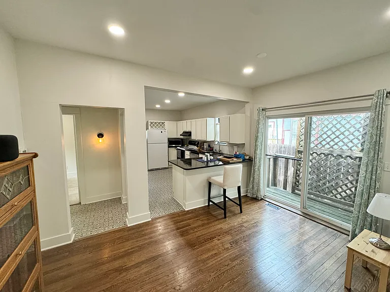 1005 N Waco Ave — Photo 8