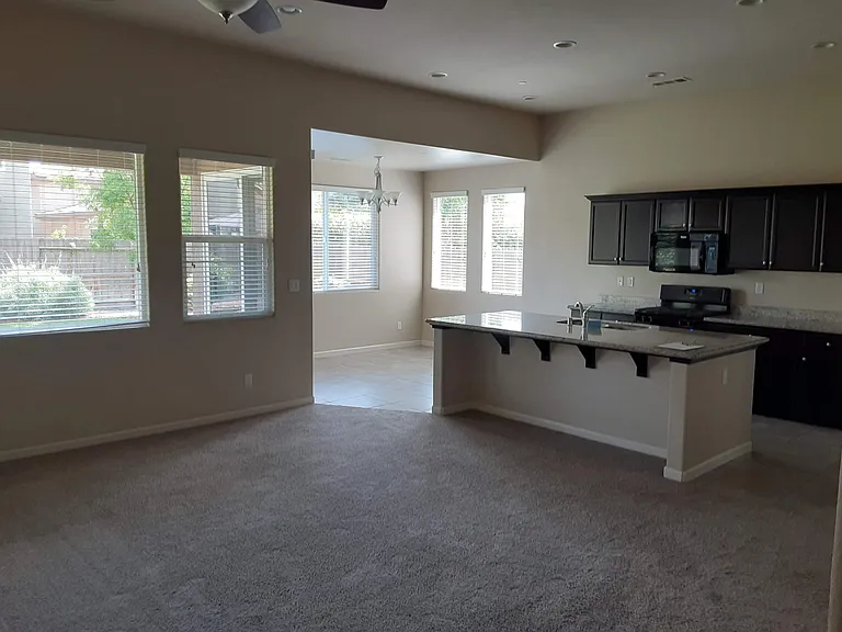 2833 W Cecil Ave — Photo 13