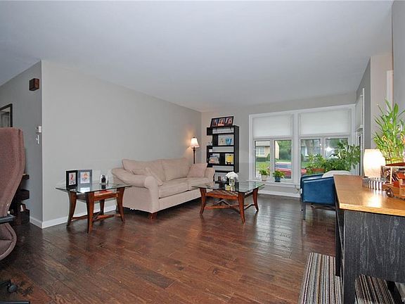 3rd image of 66 Millwood Dr