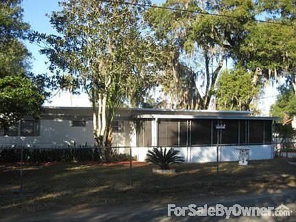 Front of 1622 S Shady Terr, Inverness,FL : Nice Shade Keeps Home Cooler In Summer.