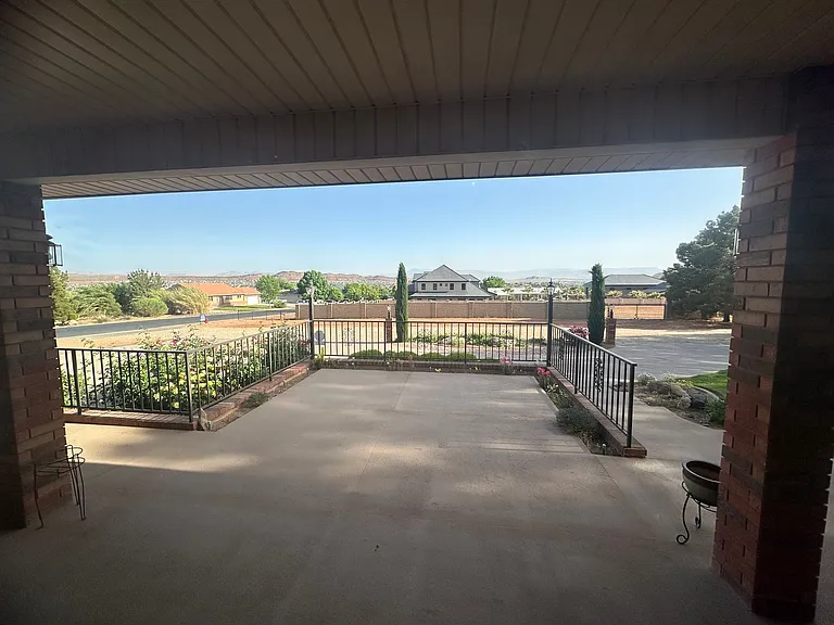 2268 S 2350 E — Photo 18
