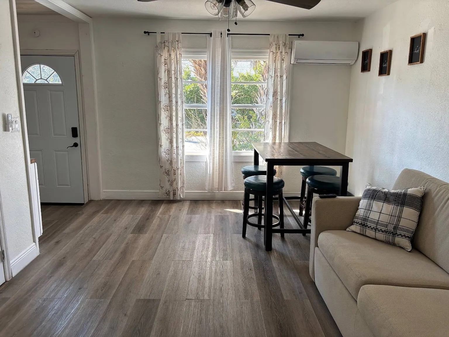 2 bed, 1.0 bath, $1,750 — Photo 3