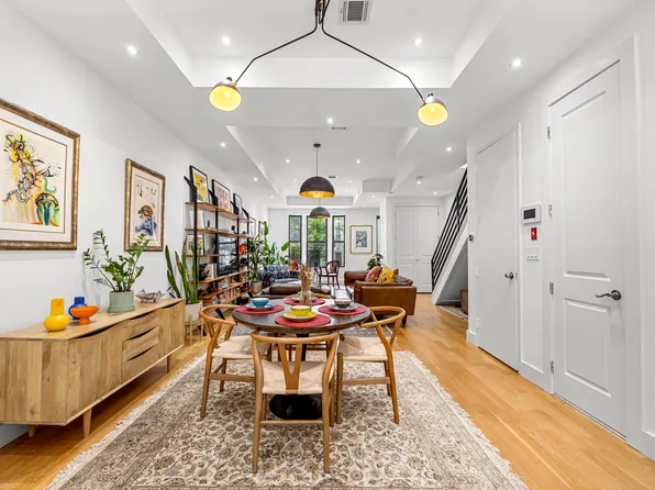 456 Bainbridge Street image 2 of 40