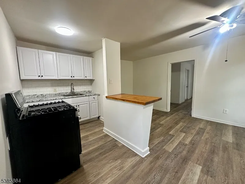 1 bed, 1.0 bath, 485 sqft, $1,800 — Photo 1