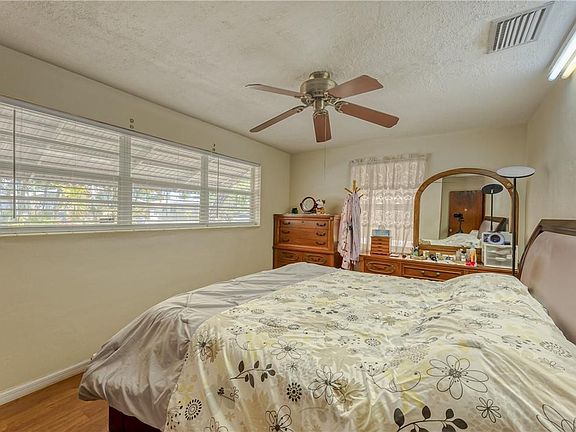 4th image of 970 NE 36th Street