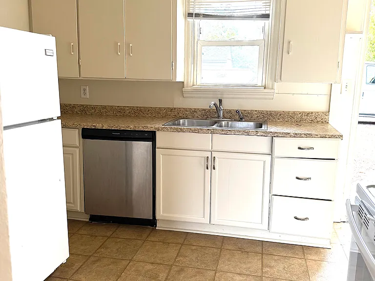 13507-13509 1st Ave NE #1 — Photo 14