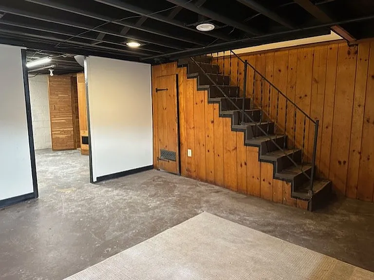 2428 Mercer St — Photo 12