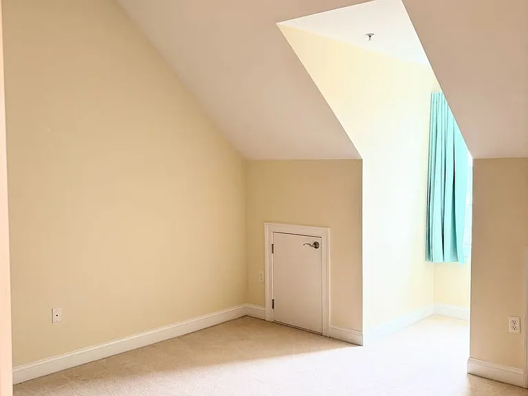 5215 Center St #402 — Photo 15