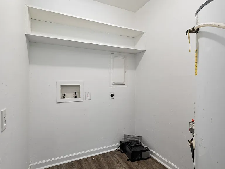 3212 Westbrook Dr #100 — Photo 17
