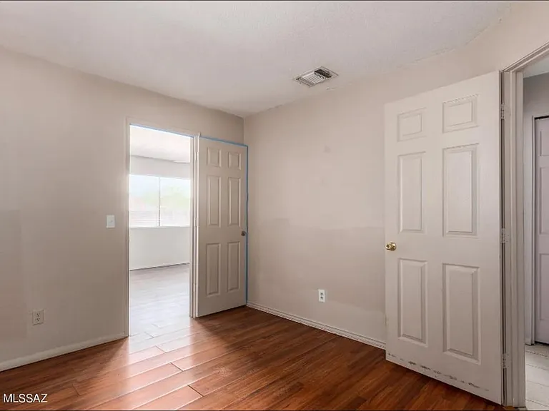 1940 W Chardonnay Dr — Photo 9