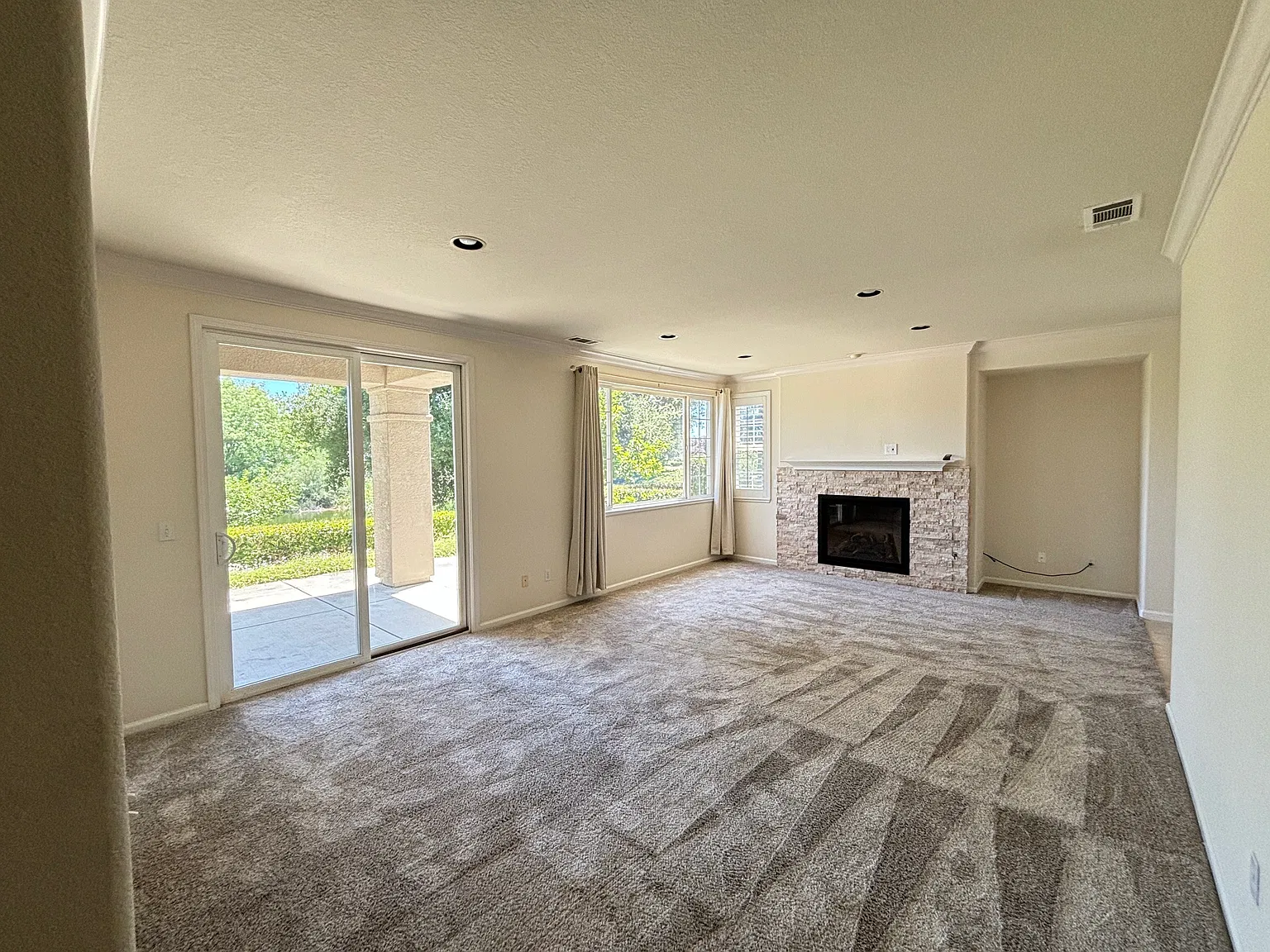 2 bed, 1306 sqft, $2,900 — Photo 3
