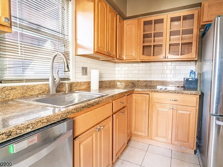21 Donaldson Ave — Photo 6