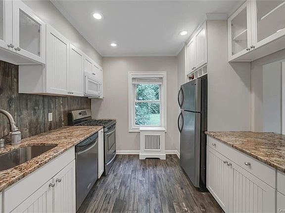 2nd image of 6 Hunt Ave